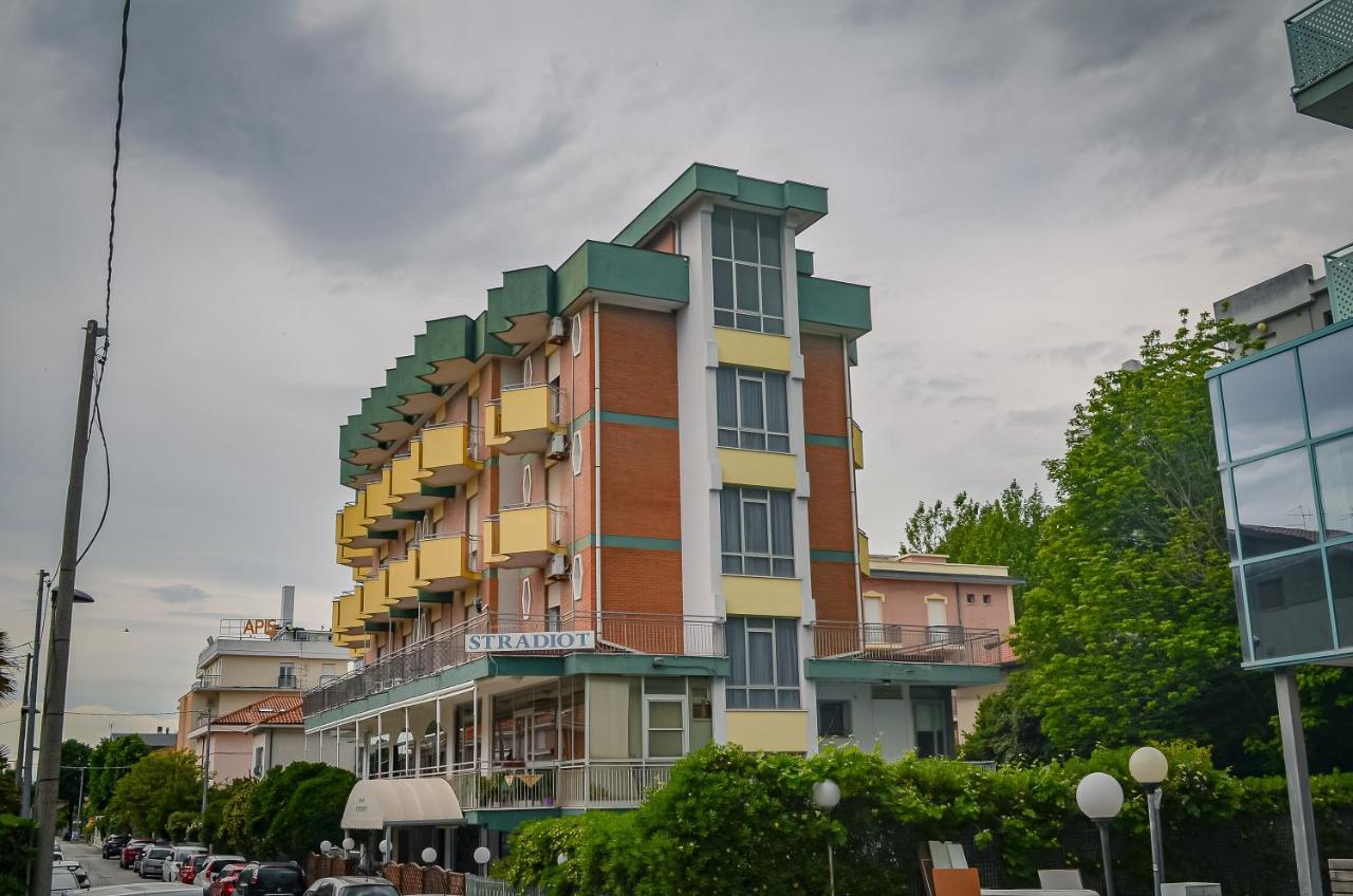 Hotel Stradiot Ріміні Екстер'єр фото