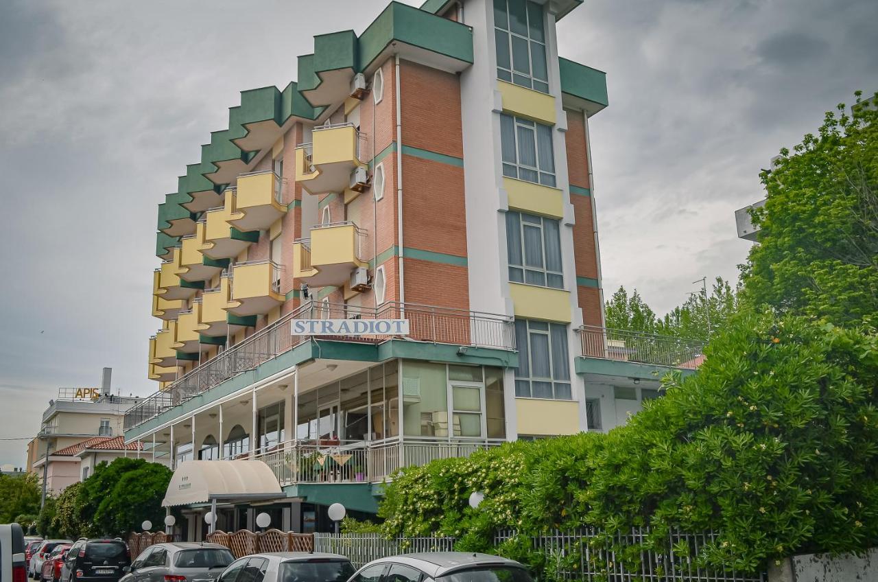 Hotel Stradiot Ріміні Екстер'єр фото