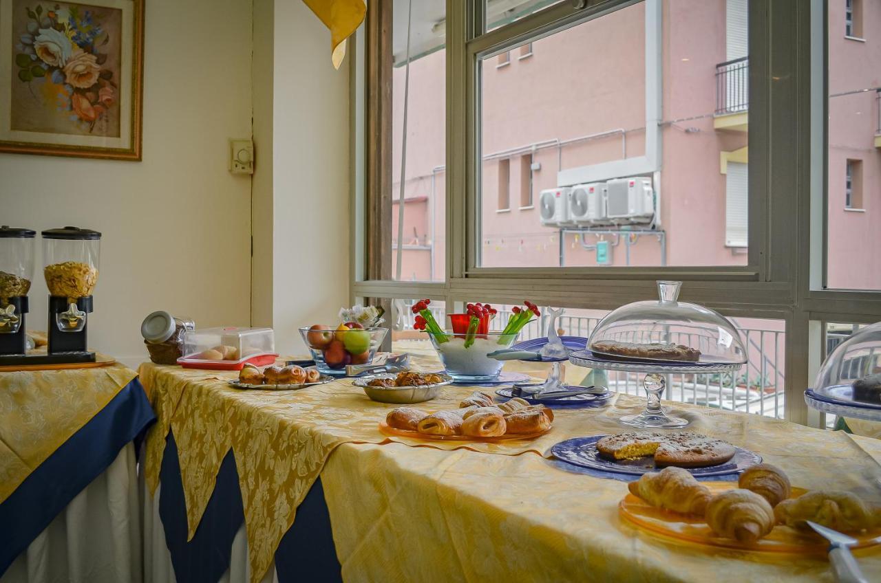 Hotel Stradiot Ріміні Екстер'єр фото