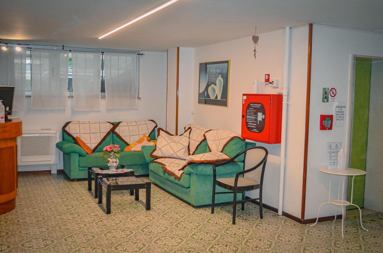 Hotel Stradiot Ріміні Екстер'єр фото